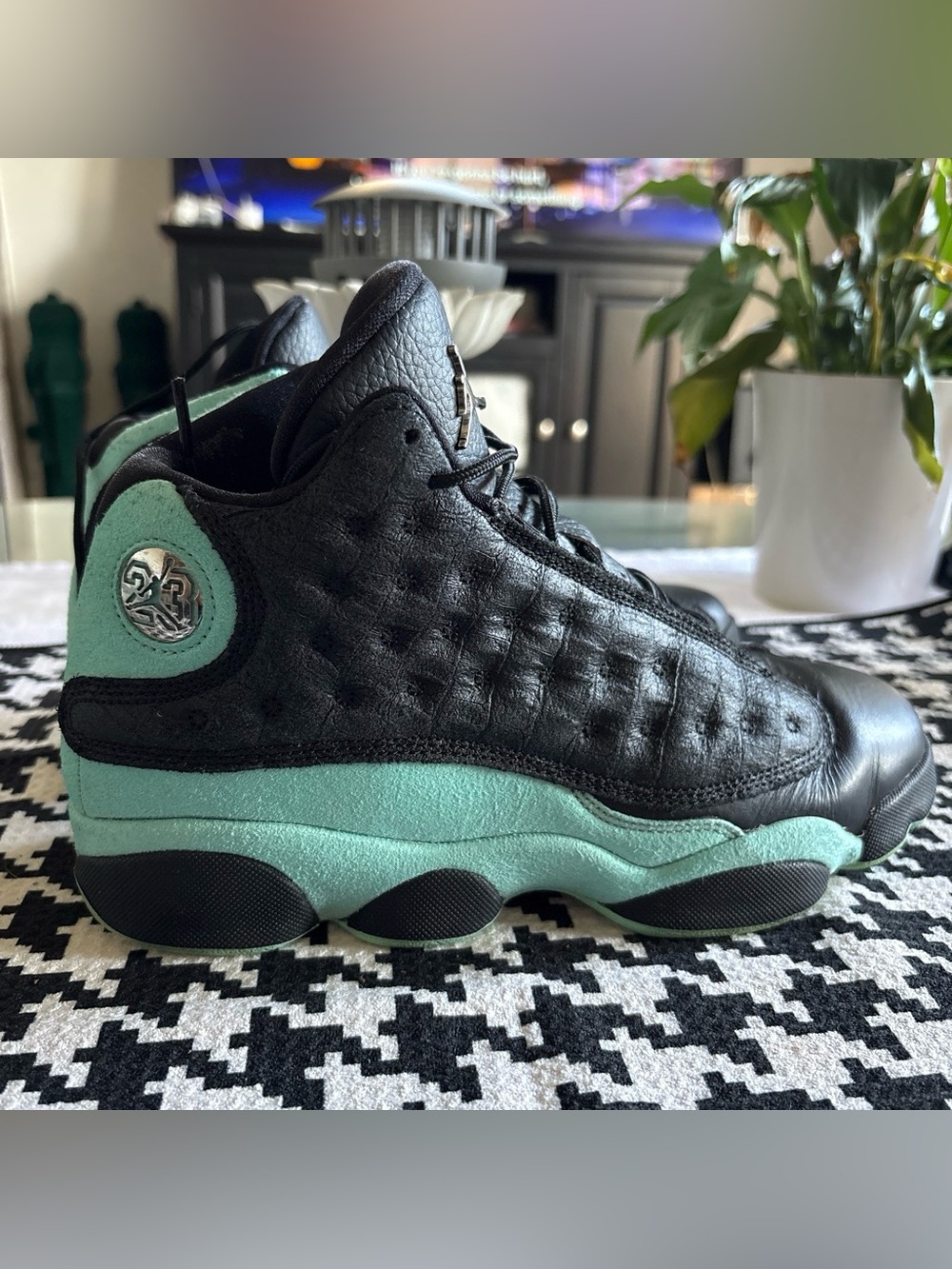 Jordan Kids' Black and Teal Retro Basketball Shoes